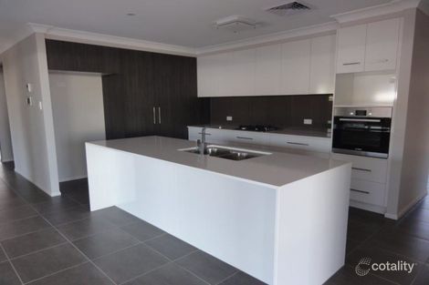 Property photo of 17 Brimblecombe Drive Middle Ridge QLD 4350