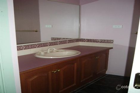 Property photo of 21 Scarborough Avenue Cranbourne West VIC 3977