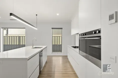 Property photo of 11 Fairway Drive Waldara VIC 3678