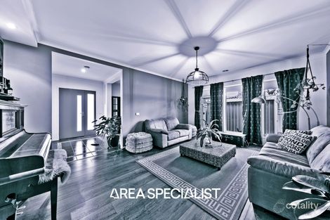 Property photo of 1 Wonboyn Close Pakenham VIC 3810