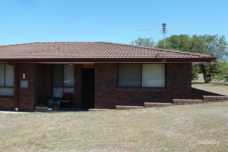 2/1 Lobelia Cl, Metford, NSW 2323