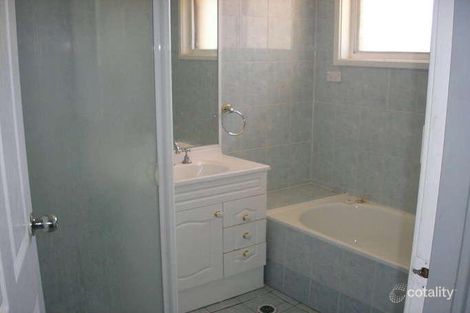 Property photo of 10 Ohlfsen Road Minto NSW 2566