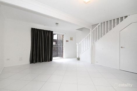 Property photo of 24/18 Magellan Road Springwood QLD 4127