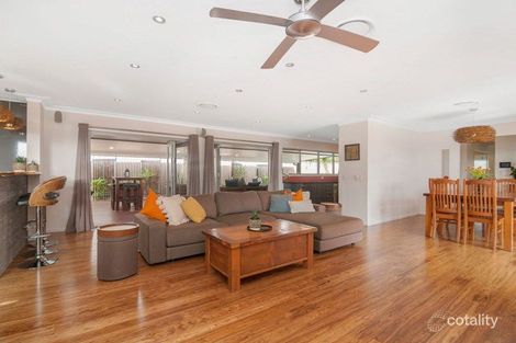 Property photo of 1 Flinders Court Paradise Point QLD 4216