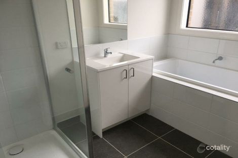 Property photo of 5 Mosset Lane Narre Warren South VIC 3805