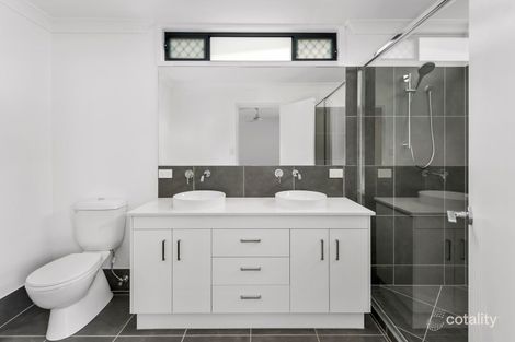 Property photo of 2 Lind Lane South Ripley QLD 4306