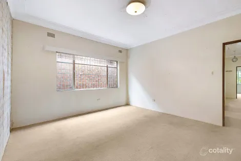 Property photo of 28 Universal Street Eastlakes NSW 2018