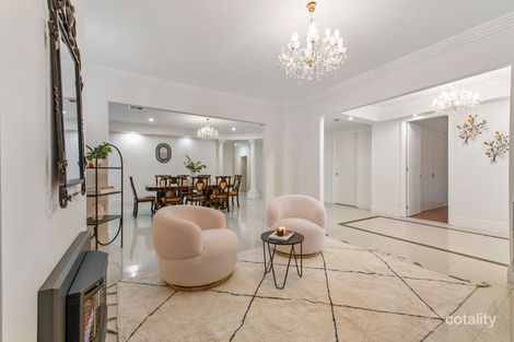 Property photo of 18 Nicholson Terrace Taylors Hill VIC 3037