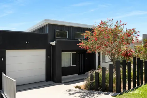 Property photo of 1/69B Semaphore Road Berkeley NSW 2506