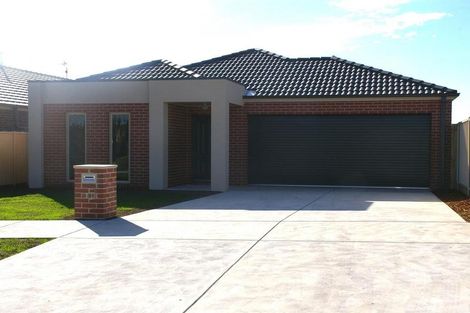 7 Horwood Dr, Canadian, VIC 3350