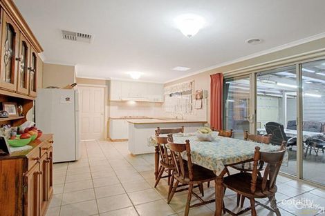 Property photo of 24 Jamie Court Pakenham VIC 3810