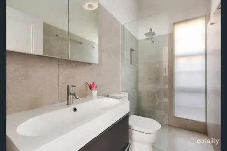 Property photo of 192 Beach Road Sandringham VIC 3191