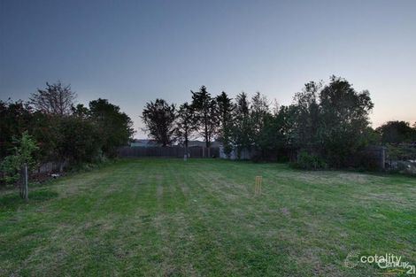 Property photo of 24 Jamie Court Pakenham VIC 3810