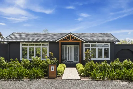 19 Reveley Cres, Stirling, ACT 2611