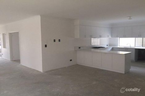 Property photo of 19 Clementine Boulevard Treeby WA 6164
