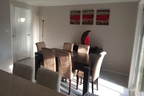 Property photo of 17 Marcellus Place Rosemeadow NSW 2560