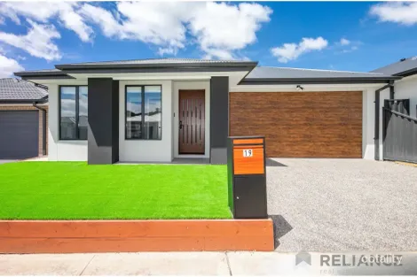 19 Runnel St, Sunbury, VIC 3429