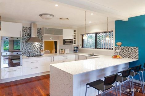 Property photo of 15 Kenmore Road Kenmore QLD 4069