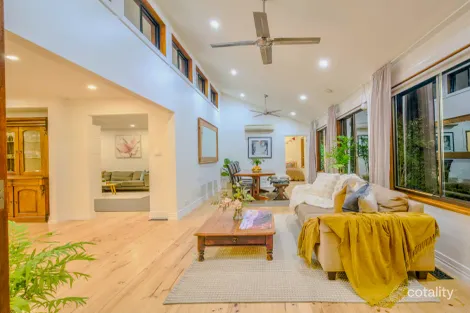 Property photo of 10 Nungeroo Court Eltham North VIC 3095