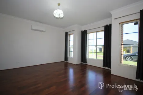 Property photo of 21 Kelston Way Australind WA 6233