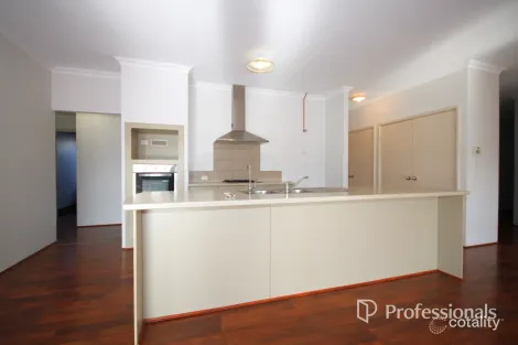 Property photo of 21 Kelston Way Australind WA 6233