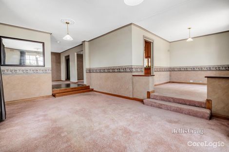 Property photo of 37 Sandhurst Crescent Bundoora VIC 3083