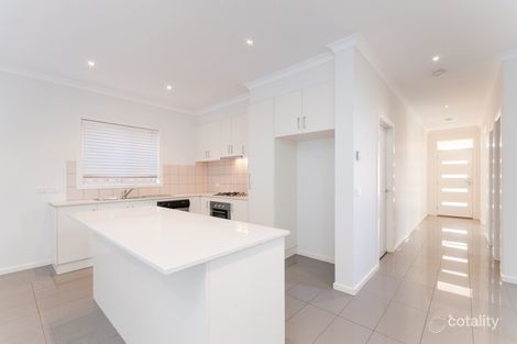 Property photo of 15 Dalwhinnie Crescent Craigieburn VIC 3064