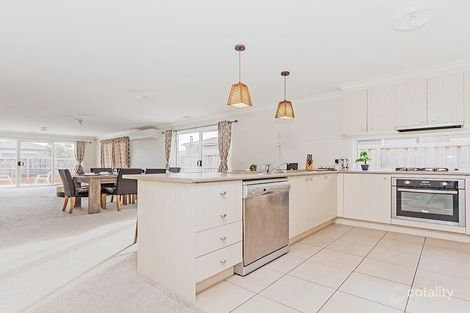 Property photo of 26 Andie Way Tarneit VIC 3029