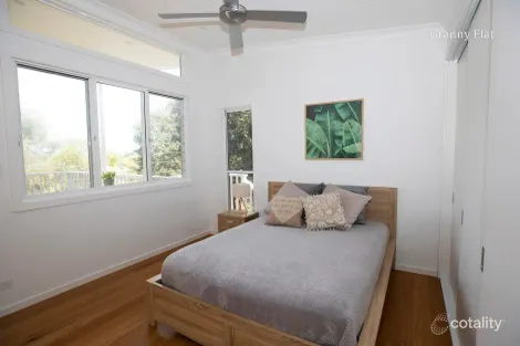 Property photo of 11 Hillcrest Avenue Mona Vale NSW 2103