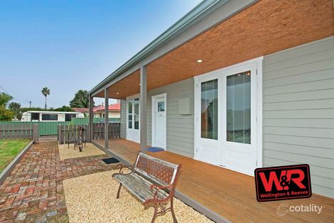 12 Katoomba St, Orana, WA 6330