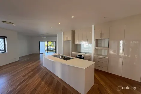 4/134 RIDGEWAY AVE, SOUTHPORT, QLD 4215