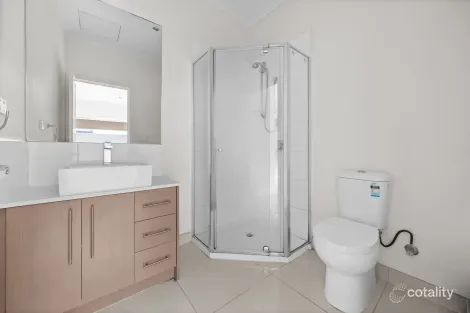 Property photo of 2/13 Hall Street Epping VIC 3076