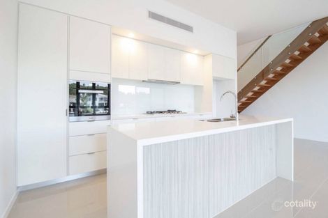 14 Bluewater Ct, Hope Island, QLD 4212