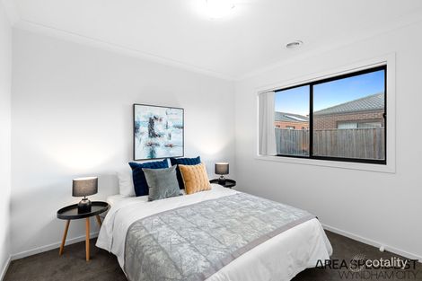 Property photo of 33 Bondi Parade Point Cook VIC 3030