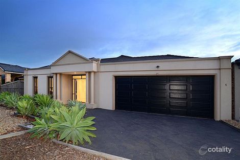 Property photo of 5 Sussex Grove Taylors Hill VIC 3037