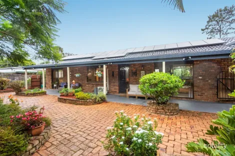 27 Winona St, Shailer Park, QLD 4128