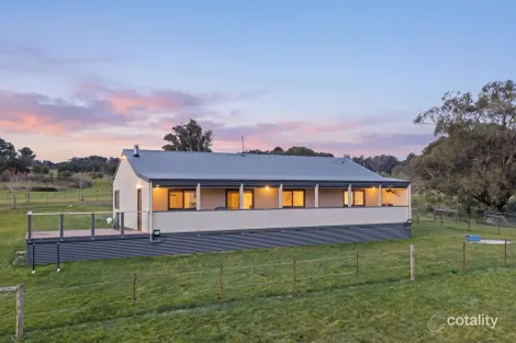 150 Ambrose Dr, Tolmie, VIC 3723