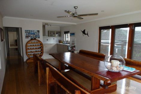 Property photo of 245 Wondall Road Wynnum West QLD 4178