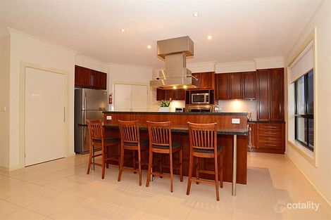 Property photo of 5 Sussex Grove Taylors Hill VIC 3037