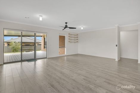 Property photo of 44 Firecrest Road Manor Lakes VIC 3024