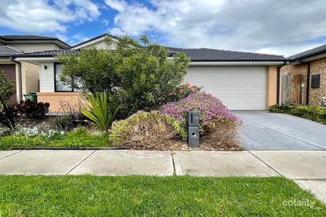 Property photo of 10 Chambers Crescent Cranbourne North VIC 3977