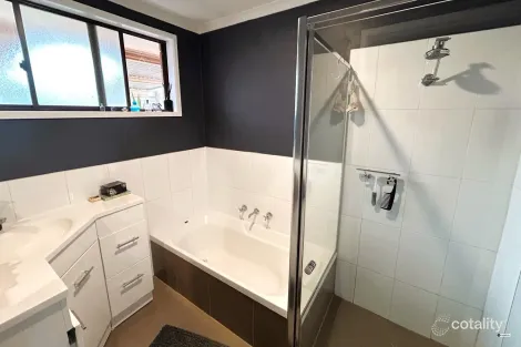 Property photo of 13/595 Webb Street Lavington NSW 2641