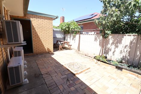 Property photo of 2/22 West Parade Wagga Wagga NSW 2650
