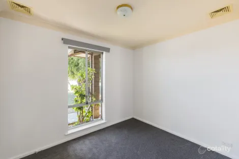 Property photo of 26 Raeside Crescent Cooloongup WA 6168