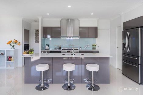 Property photo of 8 Keelson Crescent Hope Island QLD 4212