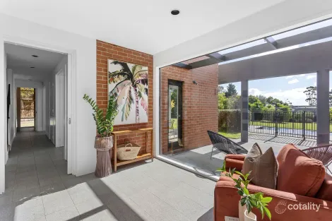 Property photo of 12 Sinclair Court Mount Martha VIC 3934