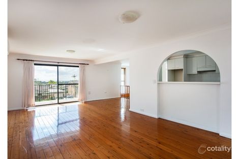 Property photo of 10 Hillcrest Avenue Bateau Bay NSW 2261