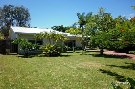 Property photo of 17 Katandra Close Trinity Beach QLD 4879