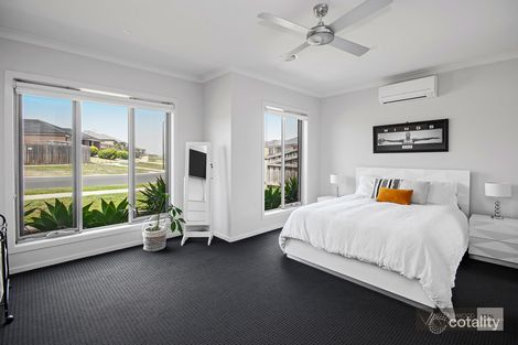 Property photo of 11 Len Cook Drive Eastwood VIC 3875