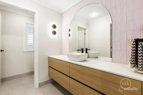 Property photo of 14 Barak Parade Doreen VIC 3754